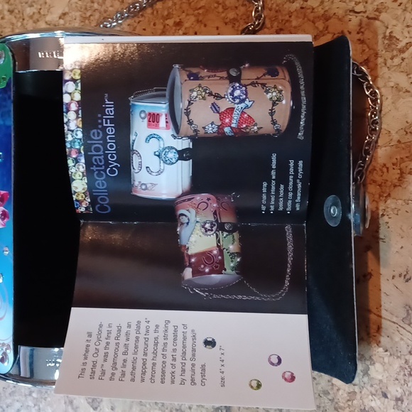 Little Earth Cyclone Flair Purse With Swarovski Crystals - Picture 5 of 9